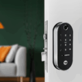 16706 Dig Dead Lia Bolt Silver CERROJO DIGITAL LIA BIOMETRICO/PANT TACTIL (CON ZIGBEE) - YALE