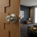 22229 CERRADURA POMO GEORGIA PLUS HABITACION US32D ACERO SATINADO ROSETA 75MM (CAJA) - YALE